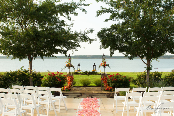 Outdoor Weddings On The Lake